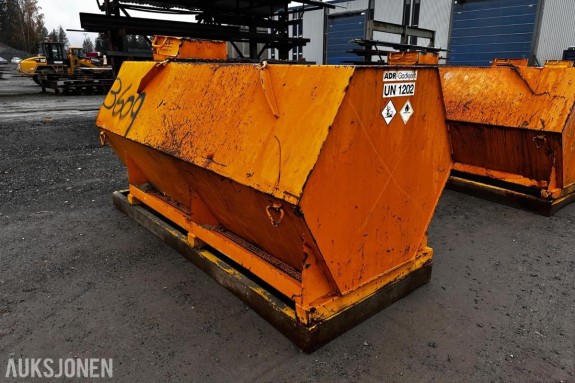 Färmartanken dieseltank med pumpe - Kapasitet på 3000 liter